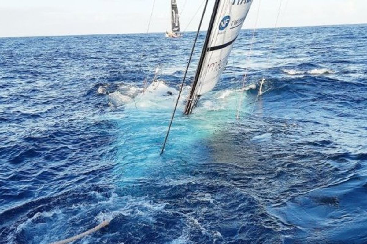 Figaro 3 sinks after hitting an unlit Cardinal buoy at night