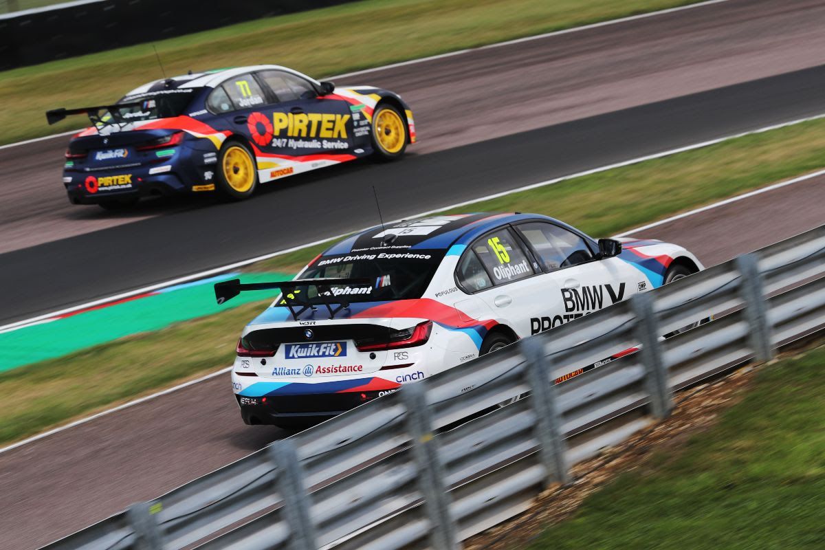 BMW trio head for Knockhill BTCC