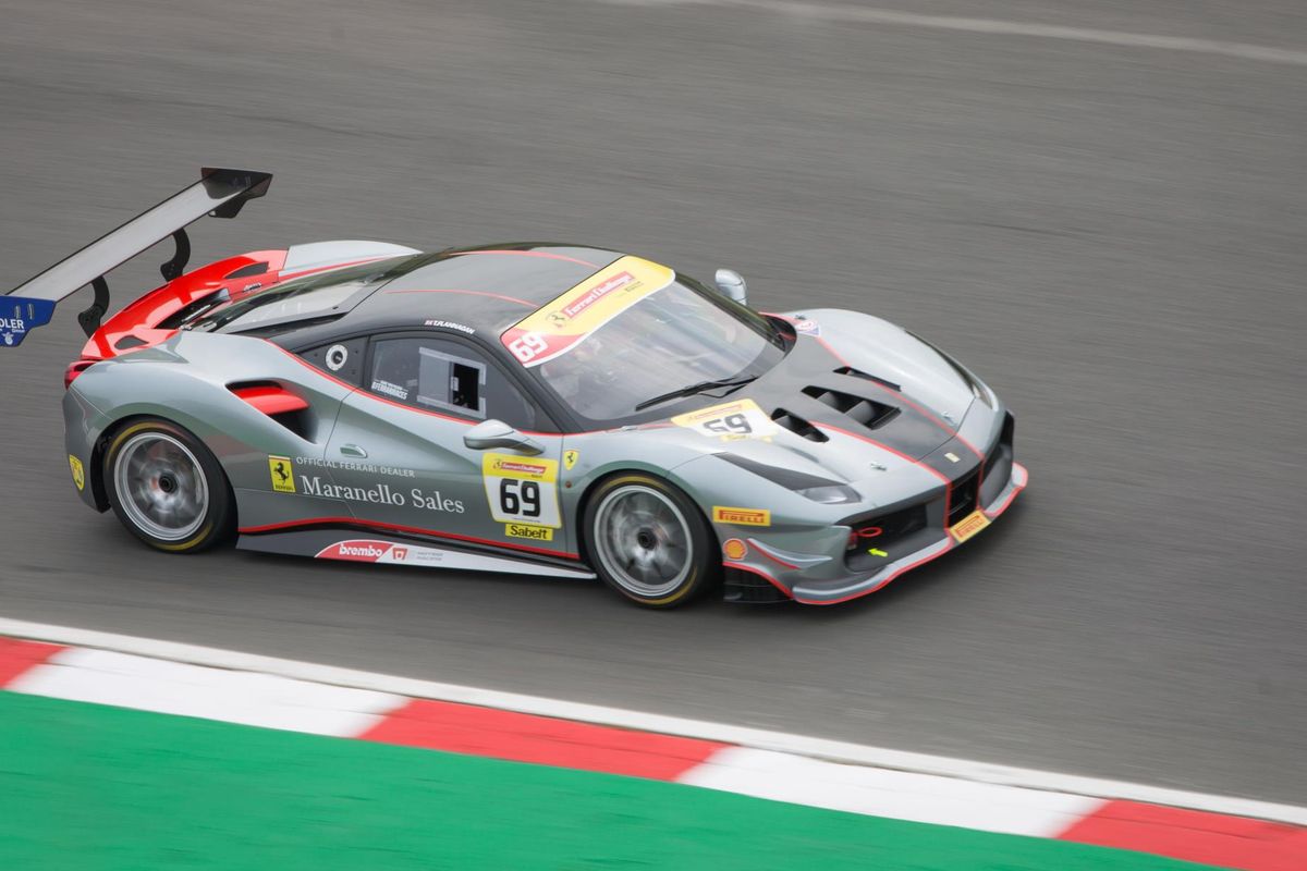 Ferrari Challenge UK heads to Silverstone title decider