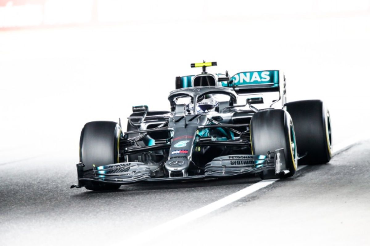 Bottas sets the pace in Japanese FP as storm clouds gather
