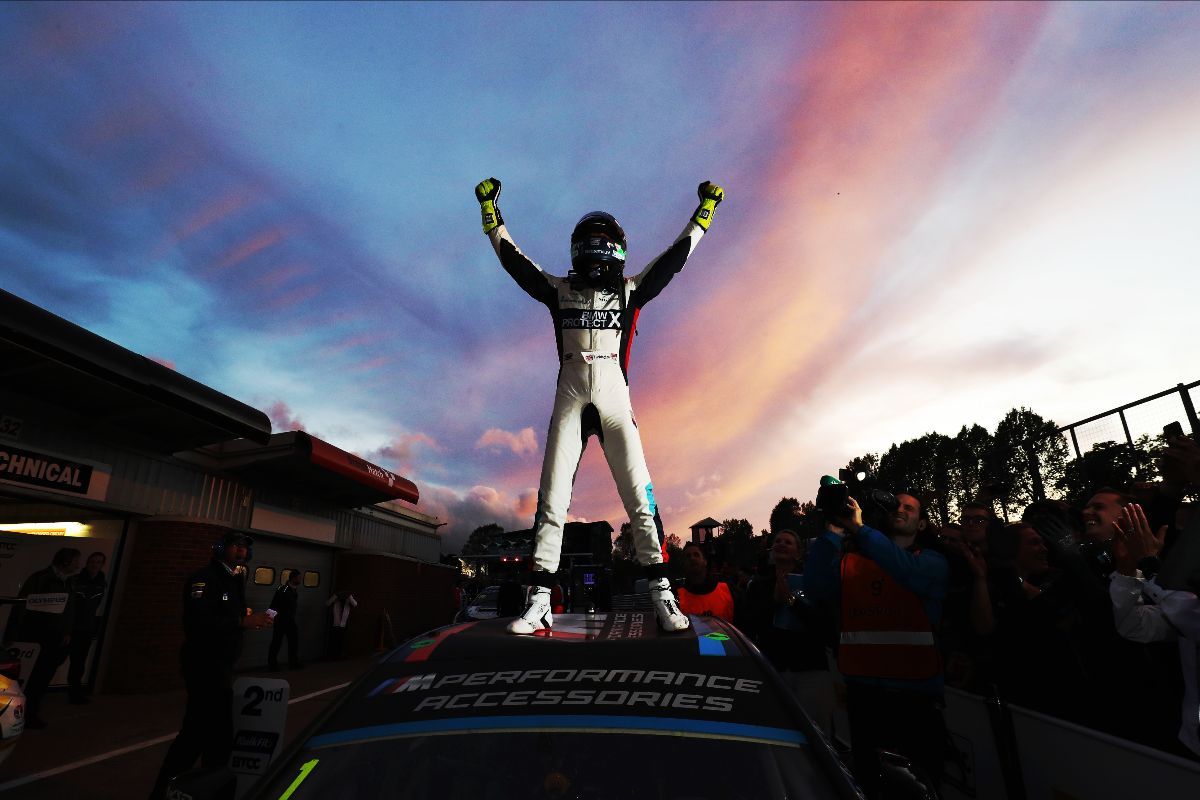 Turkington crowned record-equalling four-time BTCC champion