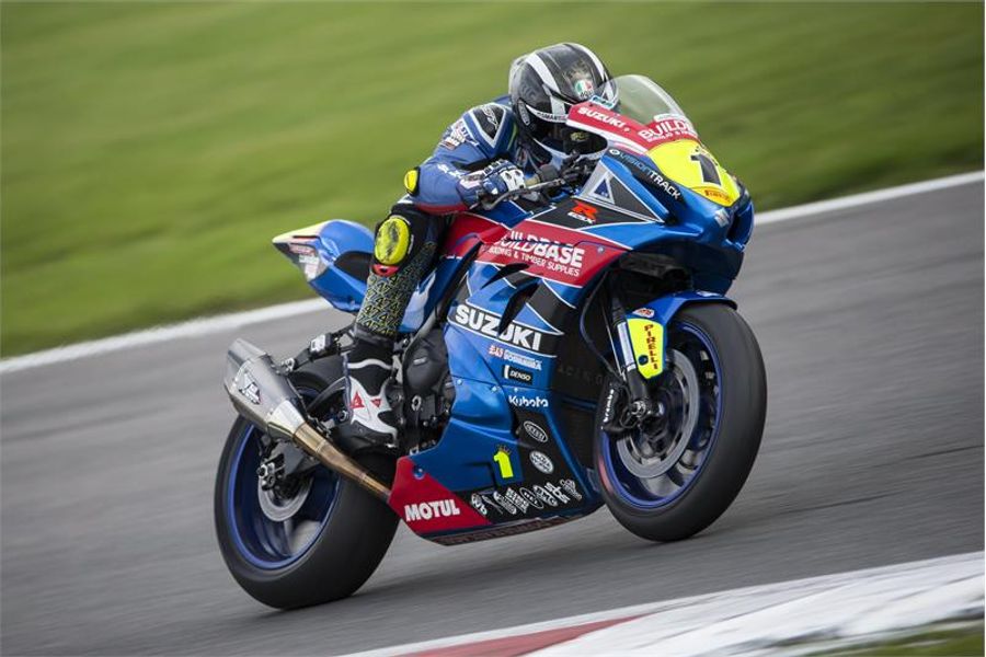 Buildbase Suzuki takes BSB title victory at Brands finale