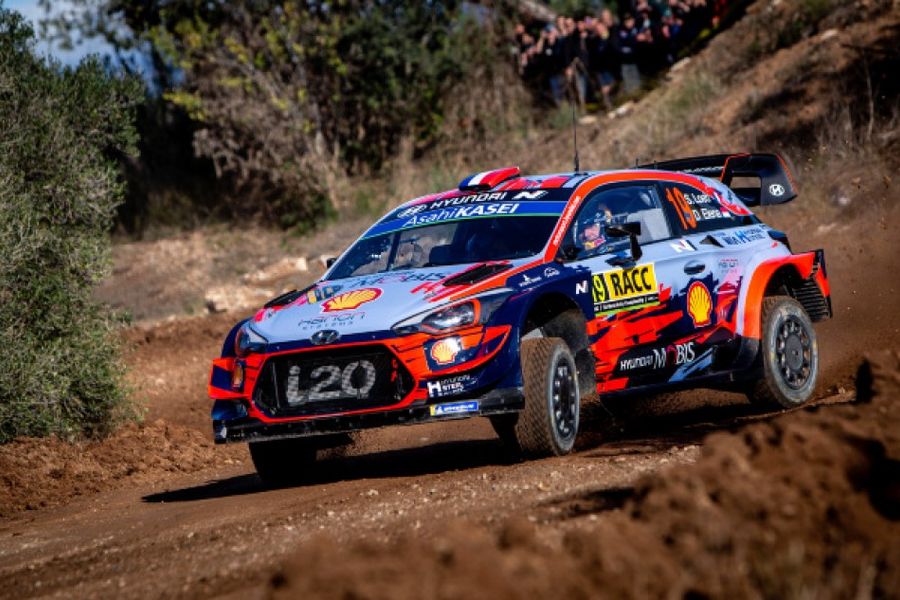 Sébastien Loeb heads Hyundai 1-2-3 Friday on Rally de España