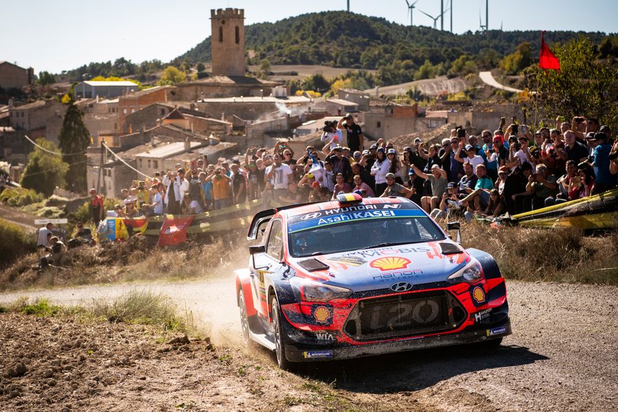 Neuville increases Rally de España lead