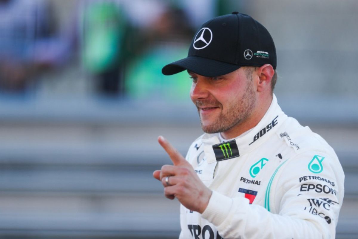 Bottas edges Vettel to USGP pole