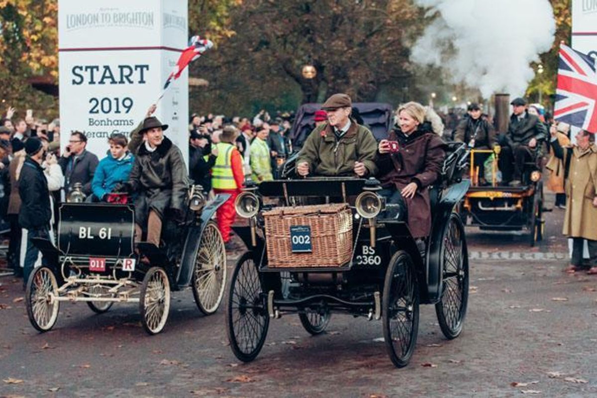Veterans wow large crowds on historic route to Brighton