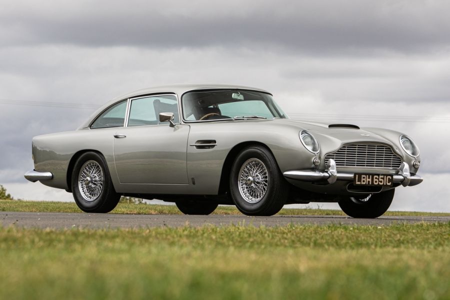 Aston Martin DB5 sold for £607,500 at Silverstone Auctions Saturday sale, results