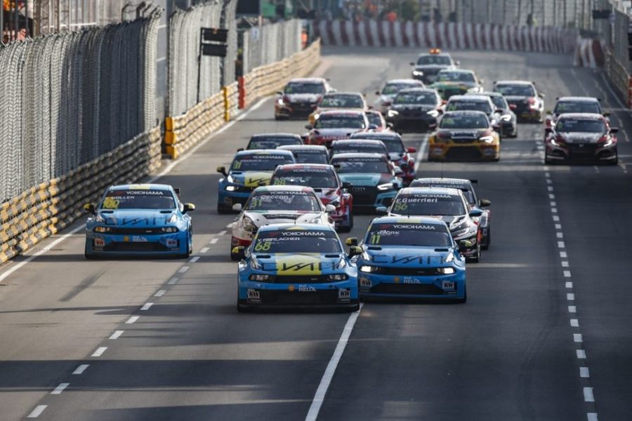 Muller and Priaulx win WTCR Race of Macau Races 2 & 3