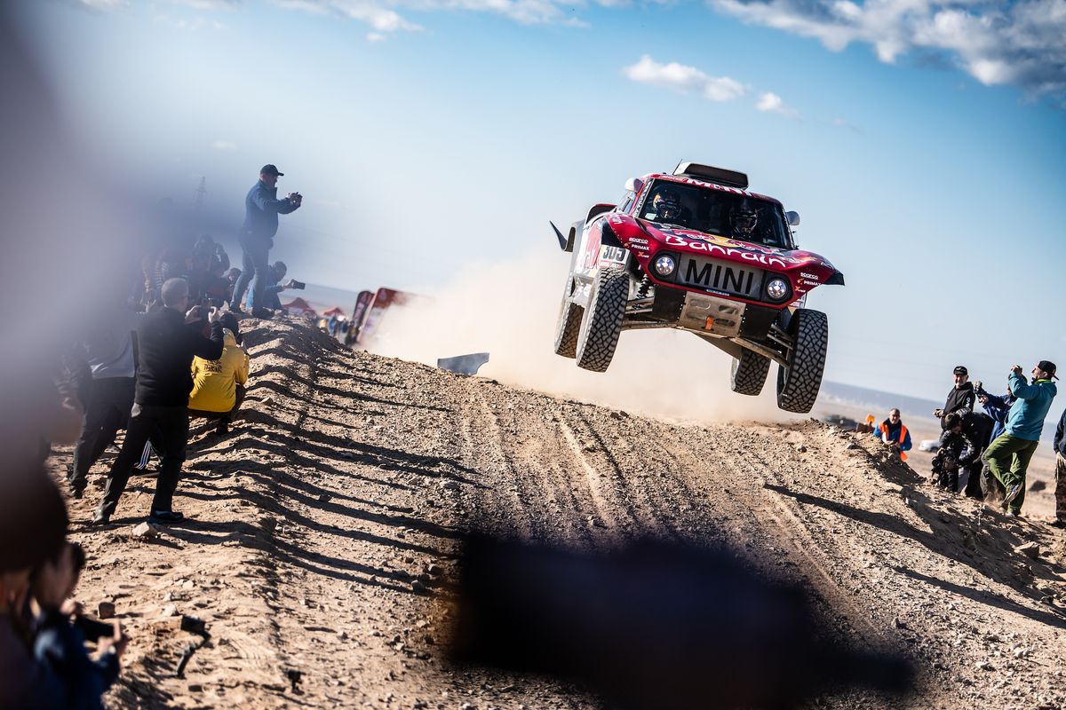 Carlos Sainz wins the Dakar for the third time