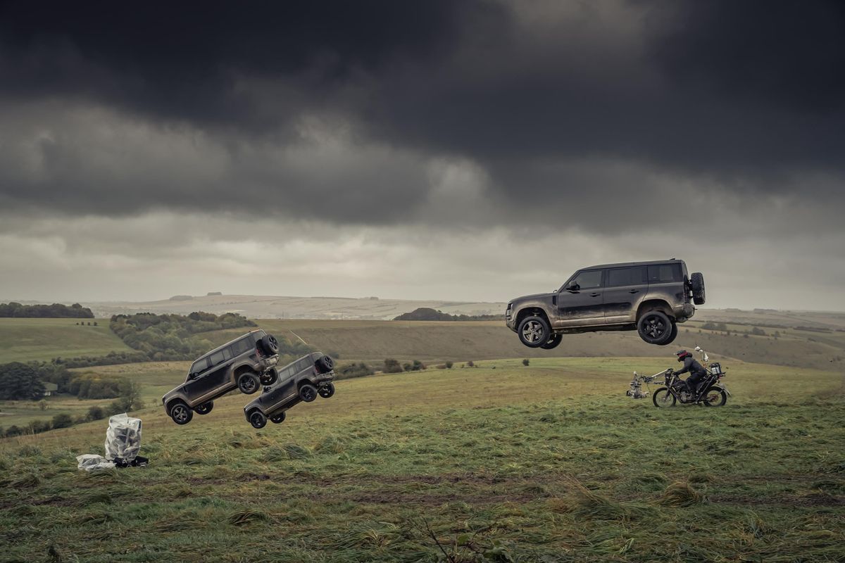 Land Rover Defender flies into action in latest James Bond Film, video