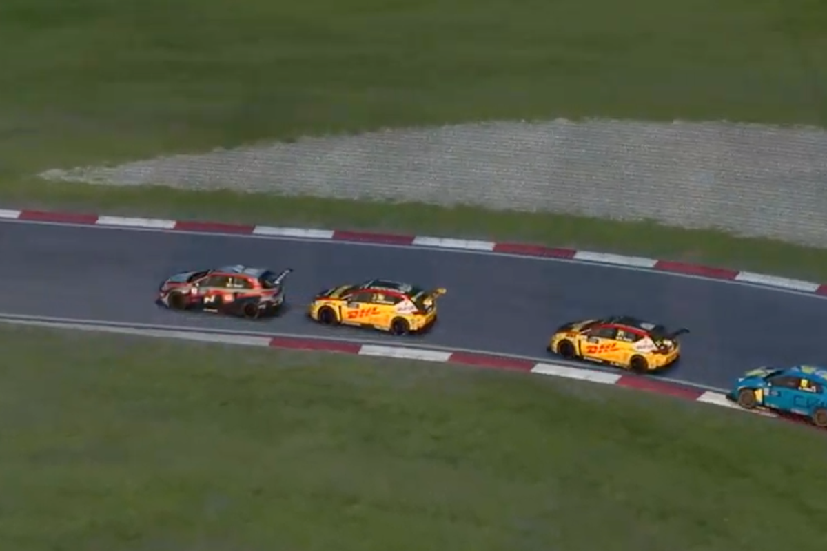 Bence Bánki takes home win in WTCR Esports series