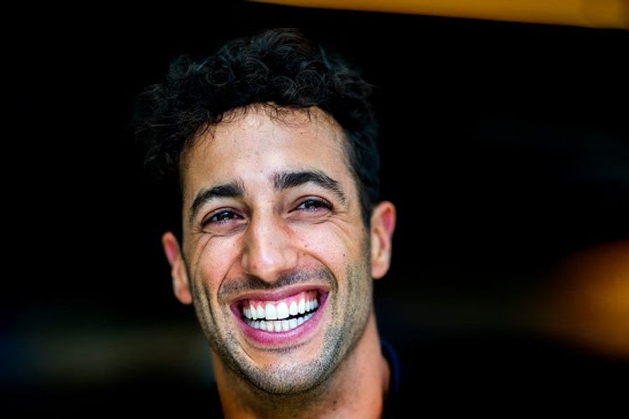 Daniel Ricciardo moves to McLaren from 2021