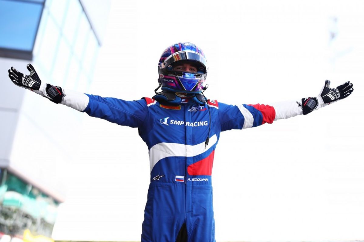 Alex Smolyar dominates to win lights-to-flag Silverstone F3 Race 2