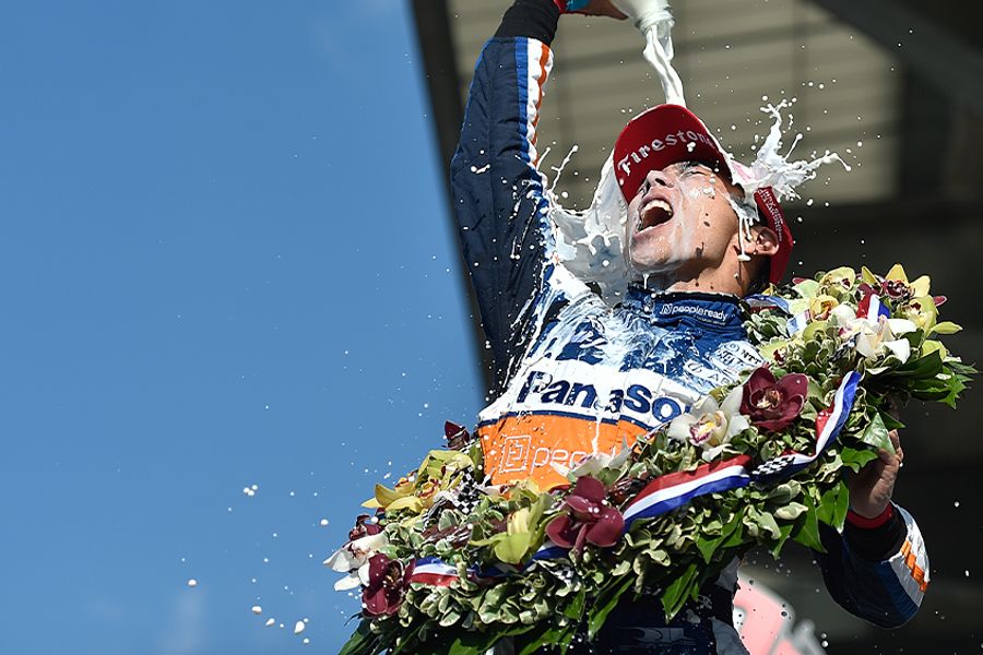  Sato wins Indy 500 for second time