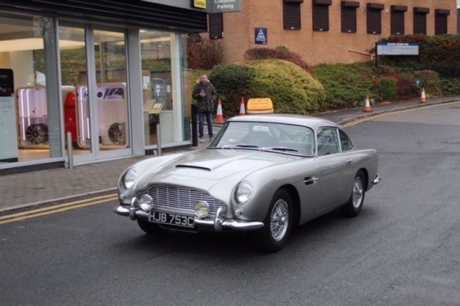 Iconic Aston Martin DB5 stolen in broad daylight, appeal