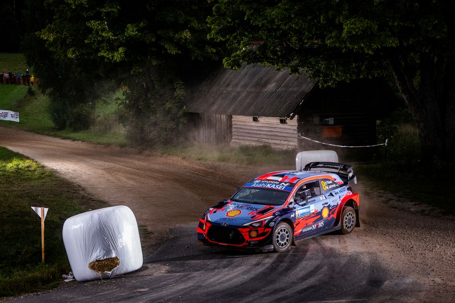 Tänak flies to Rally Estonia win despite late fright