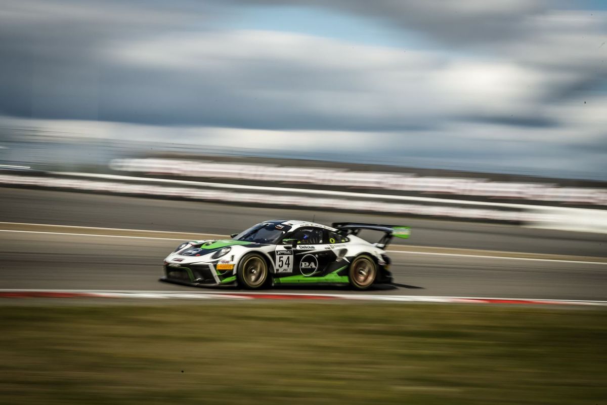 Dinamic gives Porsche home win at Nürburgring GT World Challenge