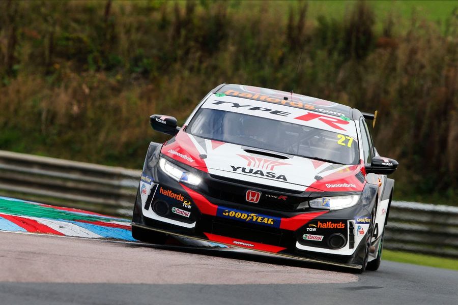 Dan Cammish tops BTCC qualifying at Thruxton