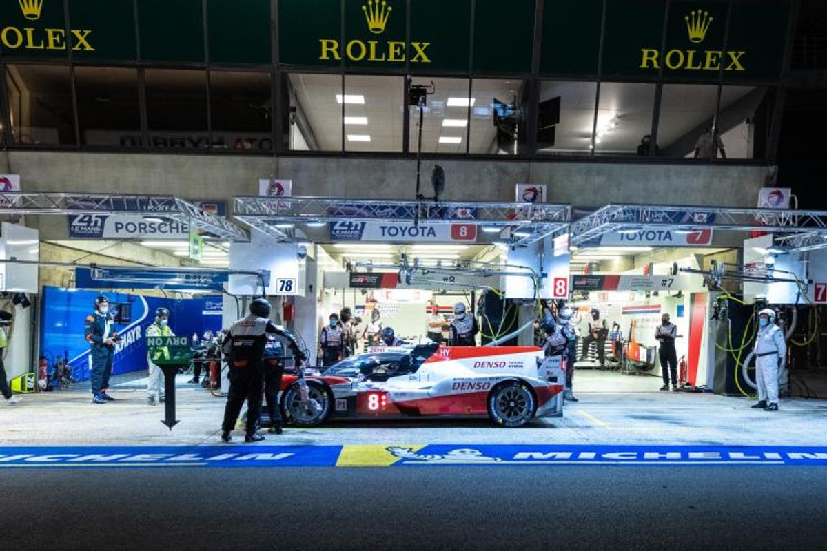 Le Mans 24hr: Turbo change for leading No7 Toyota TS050 Hybrid