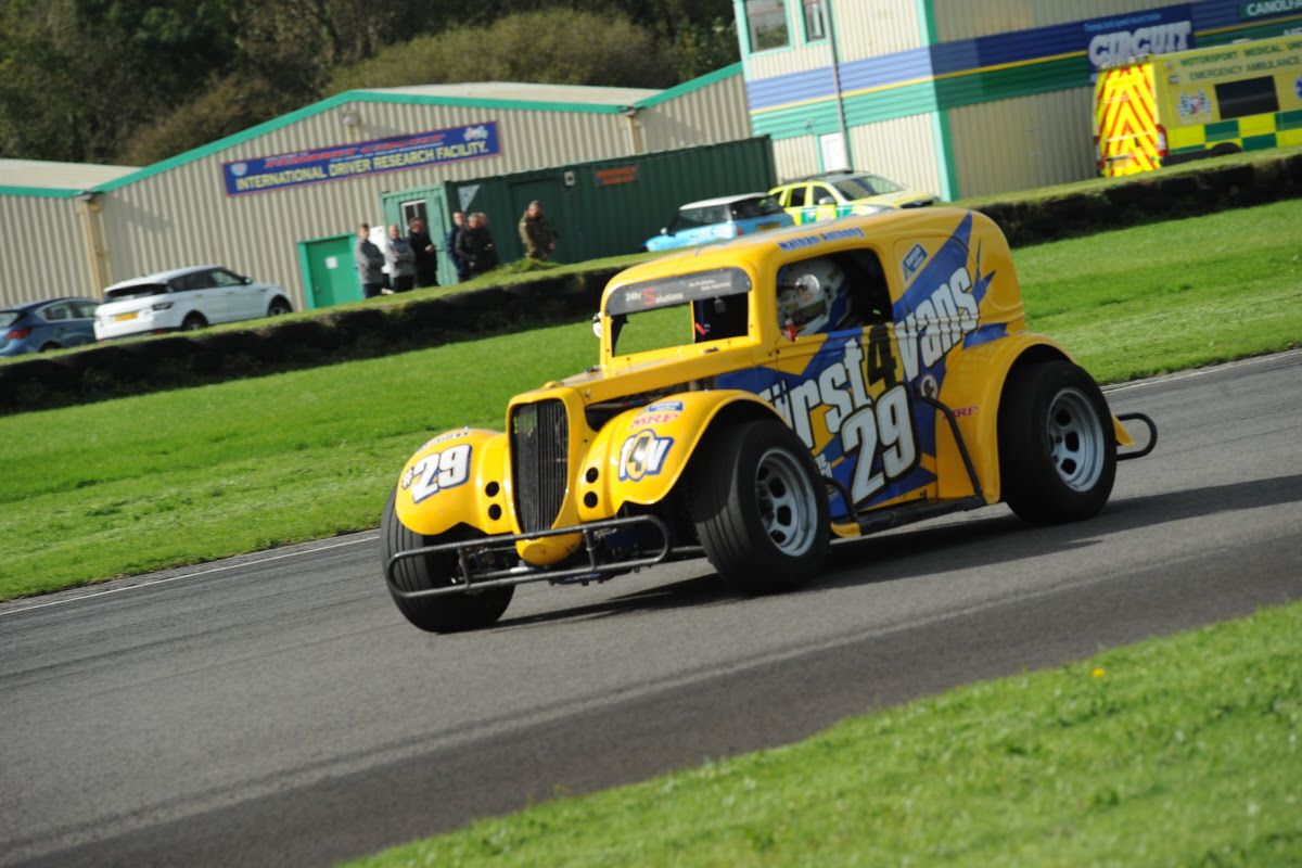COVID-19 regs cause cancellation of Pembrey Legends rounds