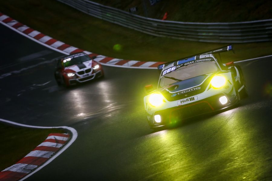 Porsche uses heavy rain to catch up until Nürburgring 24 Hrs halted