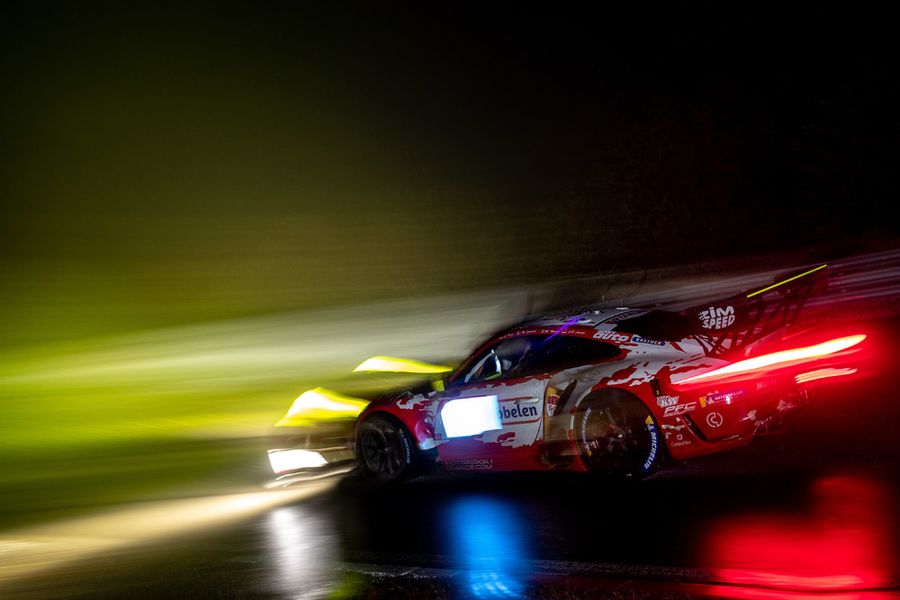 Difficult  Nürburgring 24 Hours for Porsche, race review