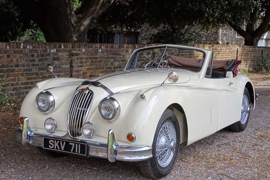 Jaguar XK140 Drophead Coupe sold for £78,750 at H&H Auction, results
