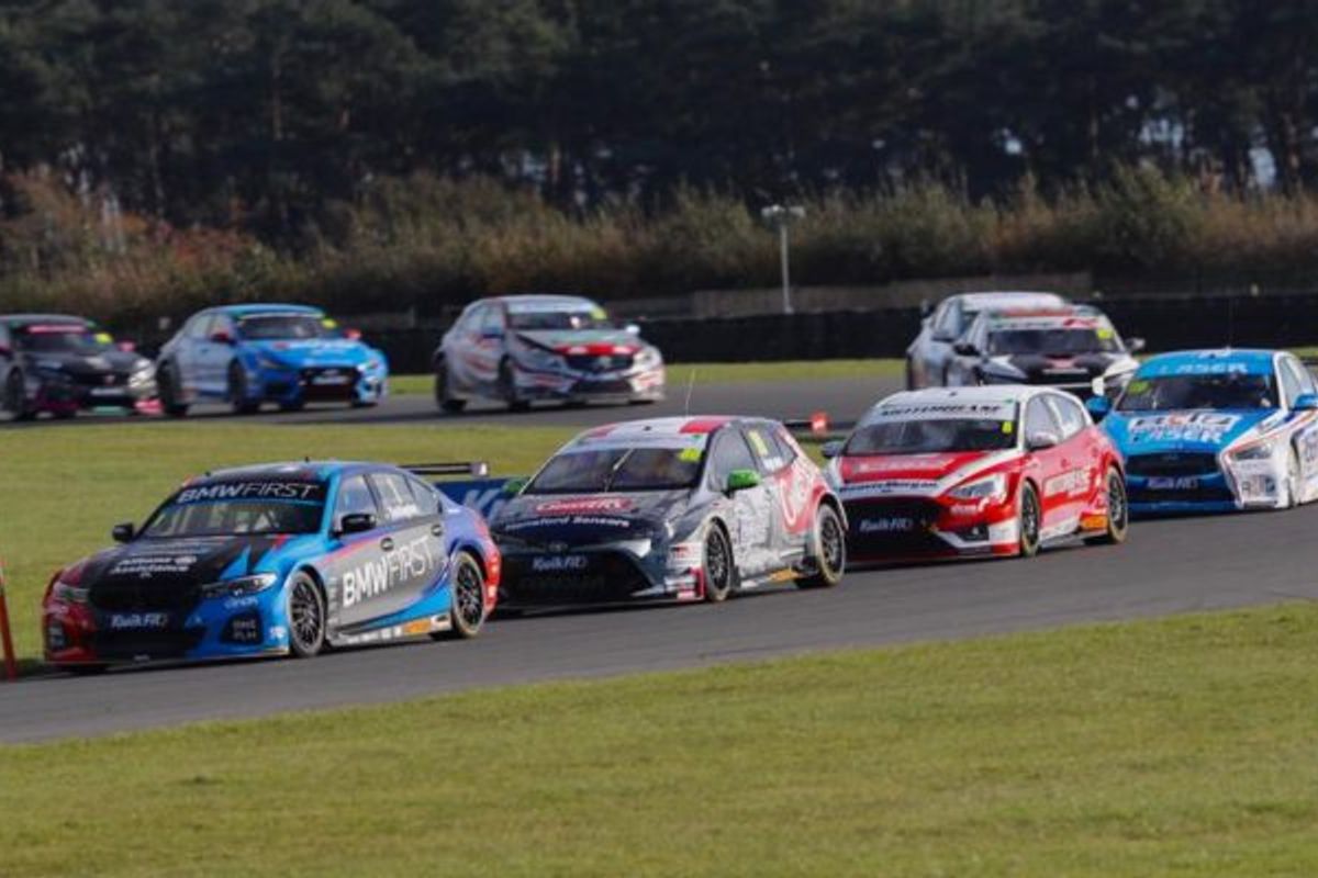  Turkington takes two from two at Snetterton BTCC