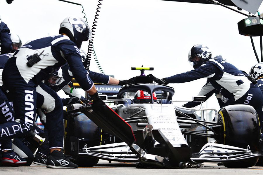 Pierre Gasly to remain at AlphaTauri in 2021