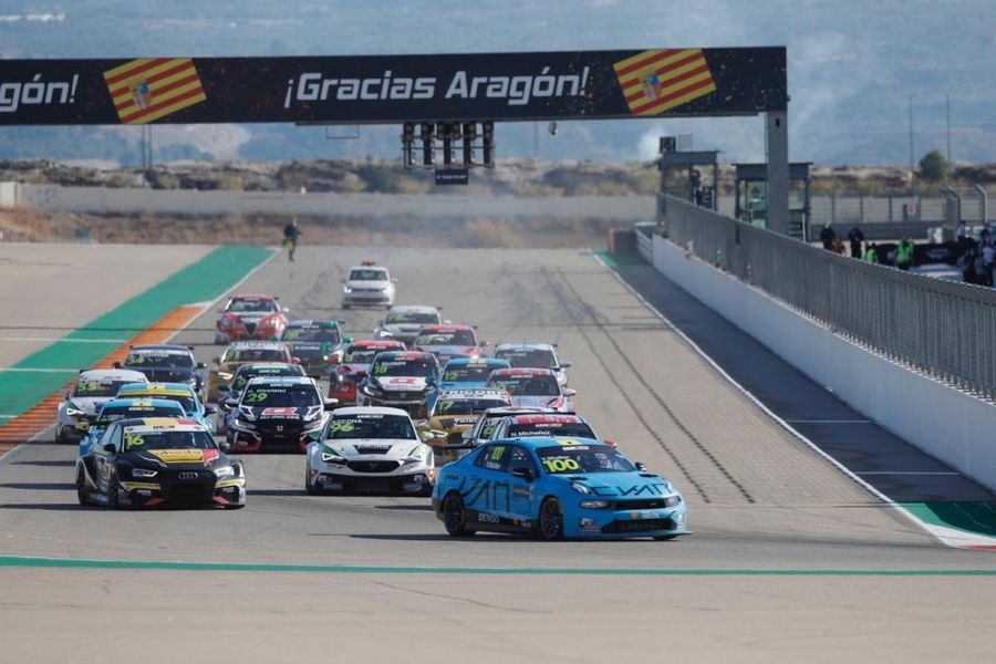 Muller win WTCR Aragon Race 2, Yann Ehrlacher takes title