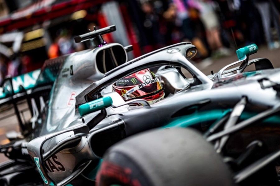 Hamilton on Bahrain Grand Prix pole