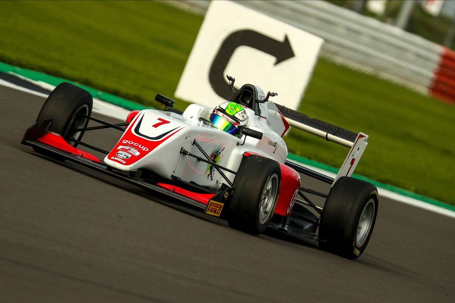 Fortec confirms Roberto Faria for F3 return