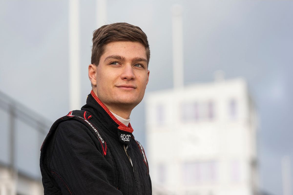 Horsten signs with Hitech GP for British F3