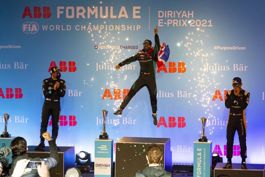Bird takes Formula E Saudi Arabian race 2 win