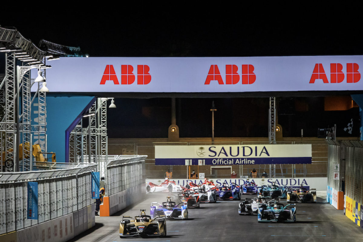 Nyck de Vries takes Diriyah E-Prix Race 1 win