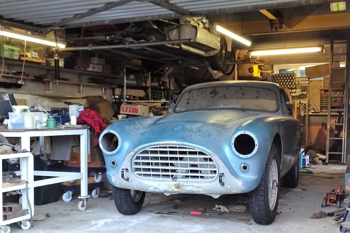 AC Aceca Bristol Restoration Project sells for £101,200 at H&H Classics