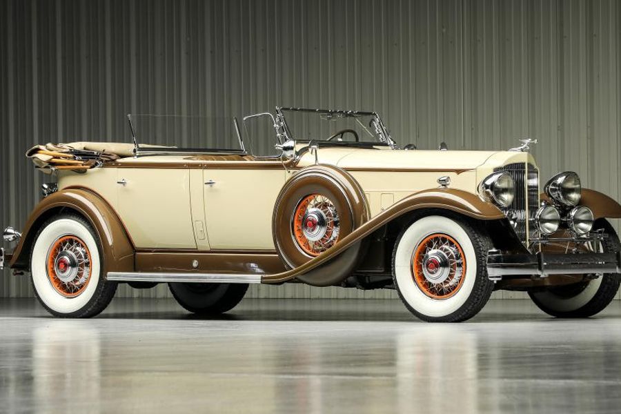 Packard passion collection selling without reserve at Worldwide Auctioneers
