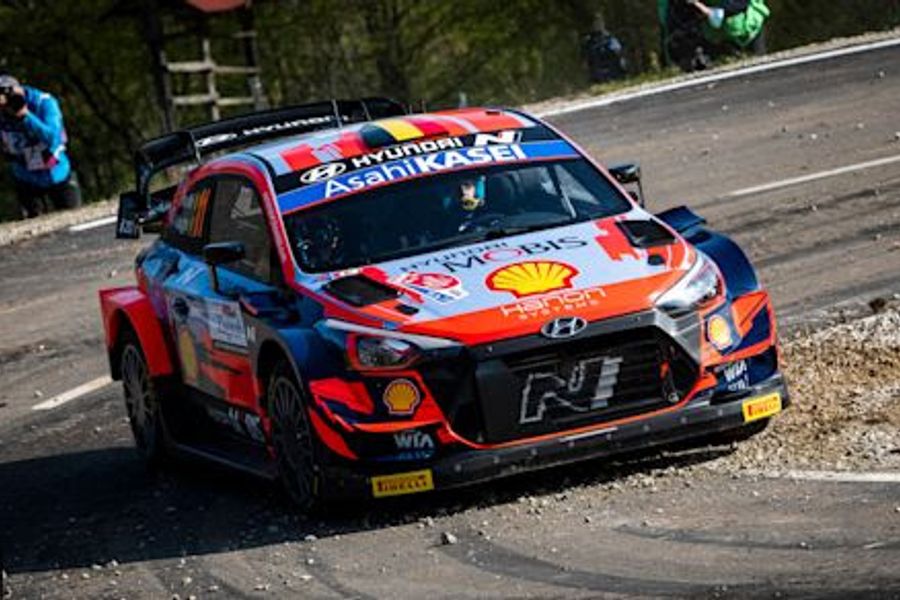 Neuville leads Croatia Rally, WRC leader Rovanperä crashes out