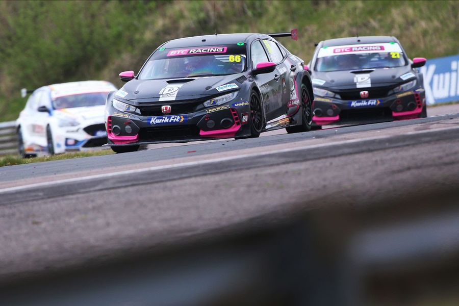 Cook claims double during Thruxton BTCC curtain-raiser