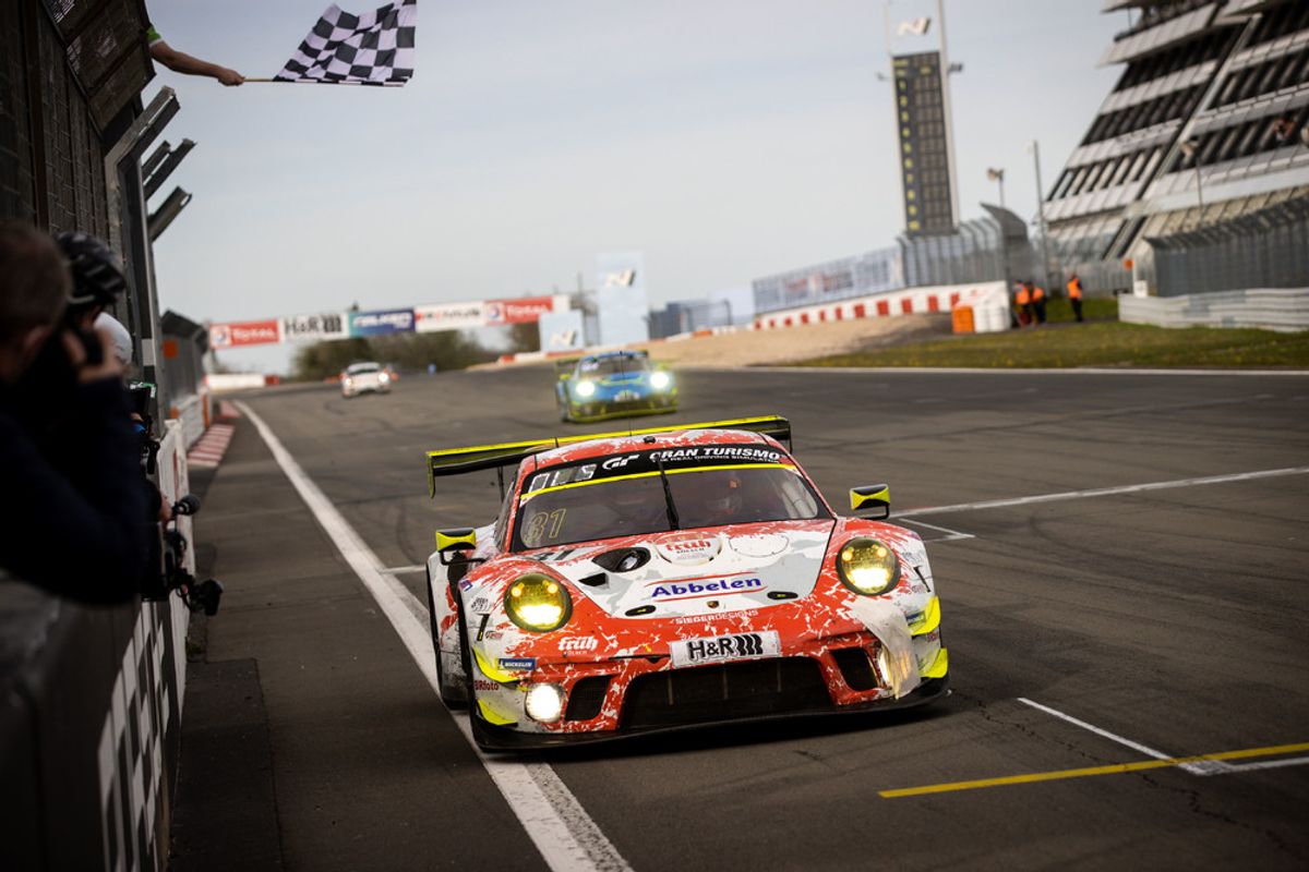 1-2 victory for Porsche in Nürburgring 24 Hours Qualifying Race