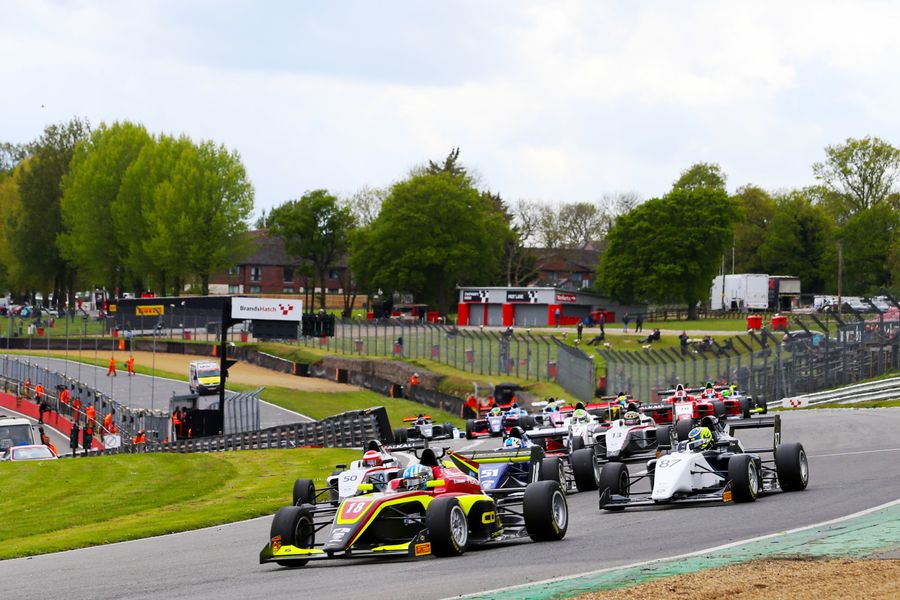 Simmons takes Brands Hatch win in F3 season opener