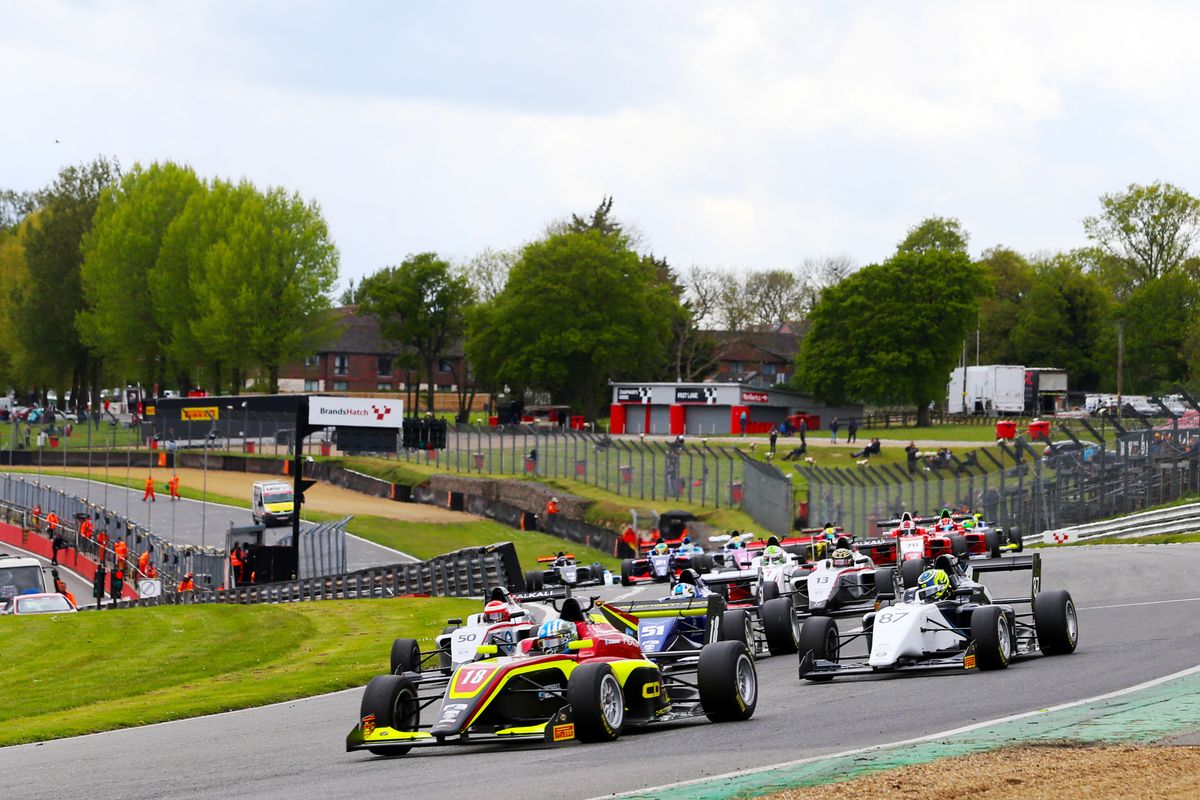 Simmons takes Brands Hatch win in F3 season opener