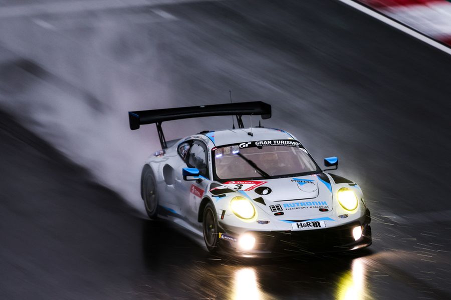 Challenging conditions for Porsche 911 GT3 R at Nürburgring 24-qualifier