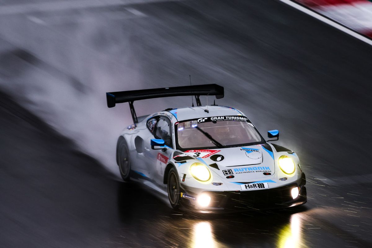 Challenging conditions for Porsche 911 GT3 R at Nürburgring 24-qualifier