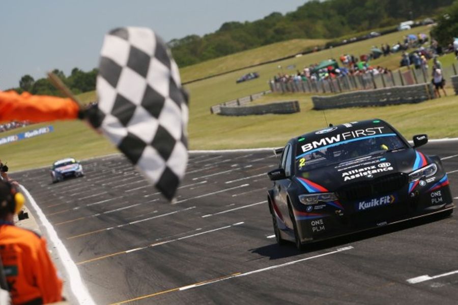 Turkington takes light to flag BTCC win at Snetterton