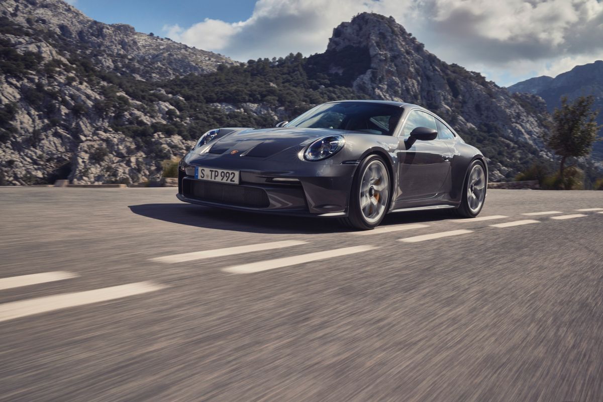 Porsche announces new 911 GT3 with Touring Package