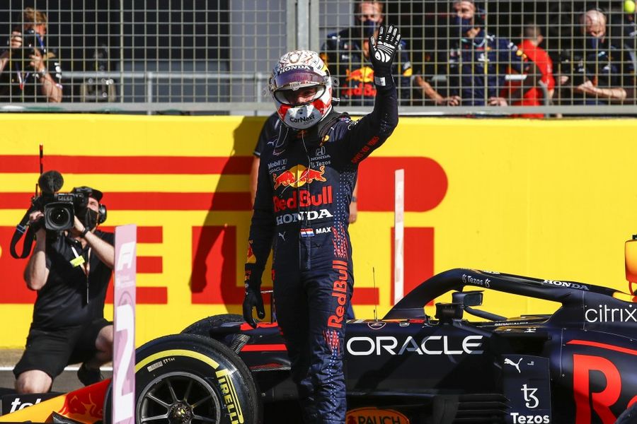 Verstappen sprints to British Grand Prix pole