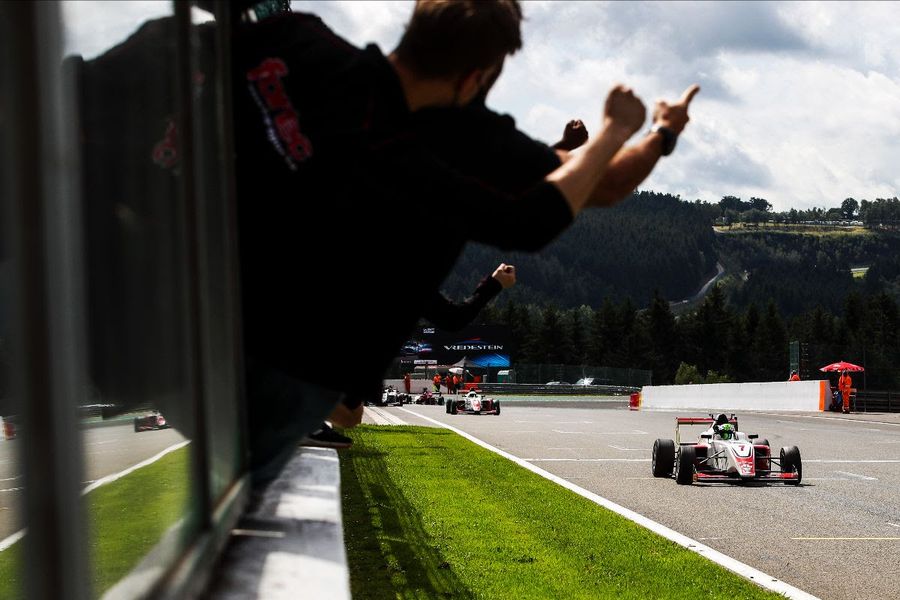 Faria flies to maiden BRDC British F3 win in Spa finale