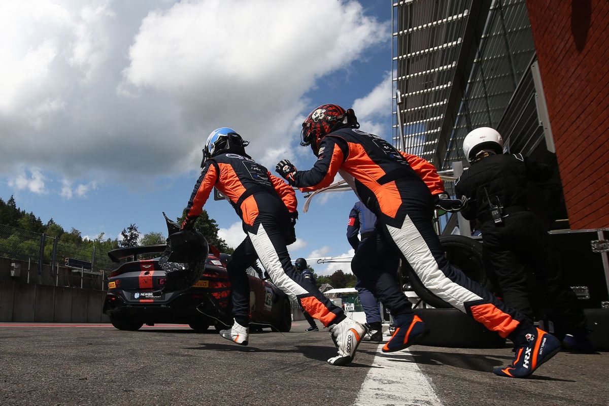 British GT reaches halfway stage with first sprint races at Snetterton