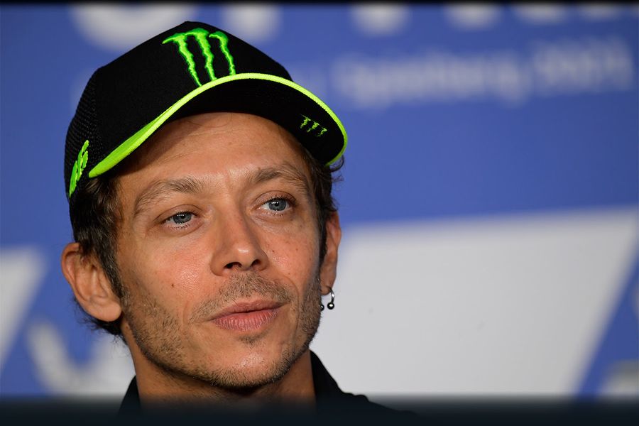 Valentino Rossi announces his retirement